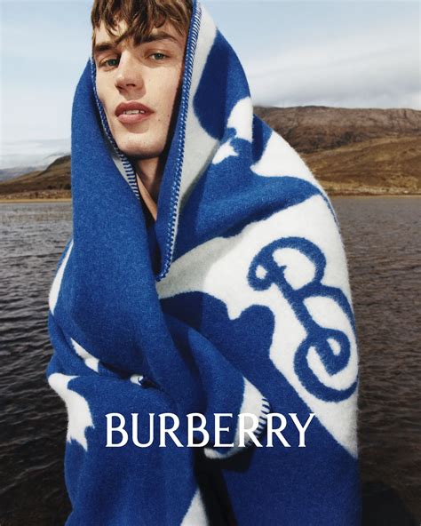 Burberry winter 2023 collection